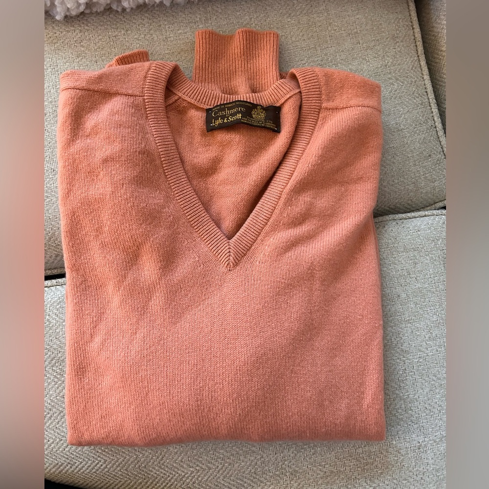 Lyle & Scott Cashmere Sweater in Peach